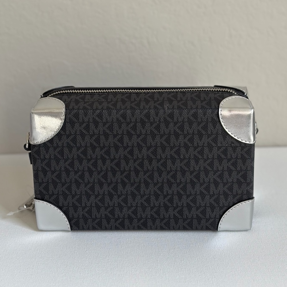 Michael Kors Jeanie Small EW Trunk Crossbody Travel Agency MK Logo Black/Silver - Picture 4 of 16